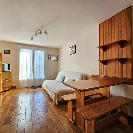 Hébergement de vacances Maisonnette Ensoleillée Près De La Pour 4 Pers. à - Fr-1-476-21 *