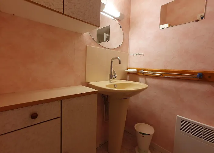 Maisonnette Ensoleillée Près De La Pour 4 Pers. à - Fr-1-476-21 La Faute-sur-Mer